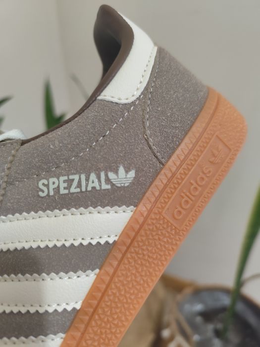Sapatilhas Adidas tamanho 37