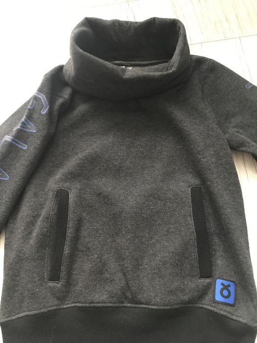 Ciepła bluza chłopięca rozmiar 128 j.nowa