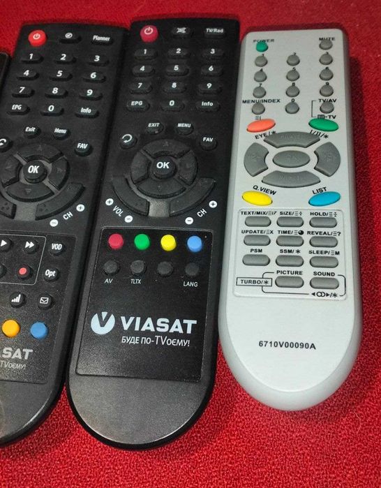 Пульти робочі до тюнерів та супутників