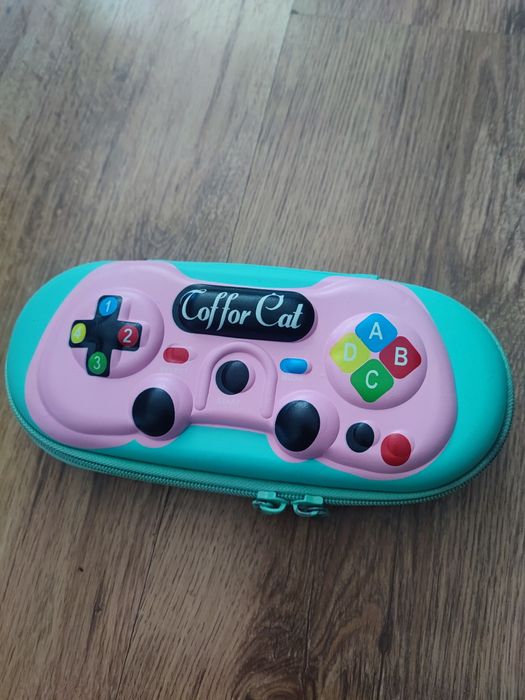 Piórnik szkolny dla dziewczynki