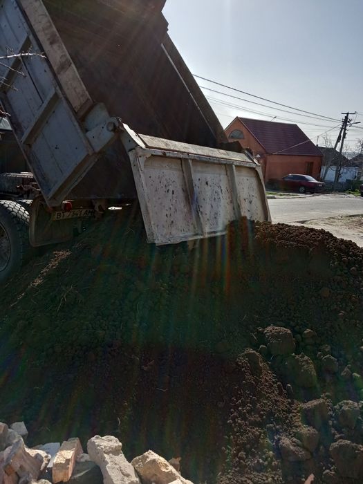 Вы́воз мусора . доставка. перегной щебень песок мытый карьерный.