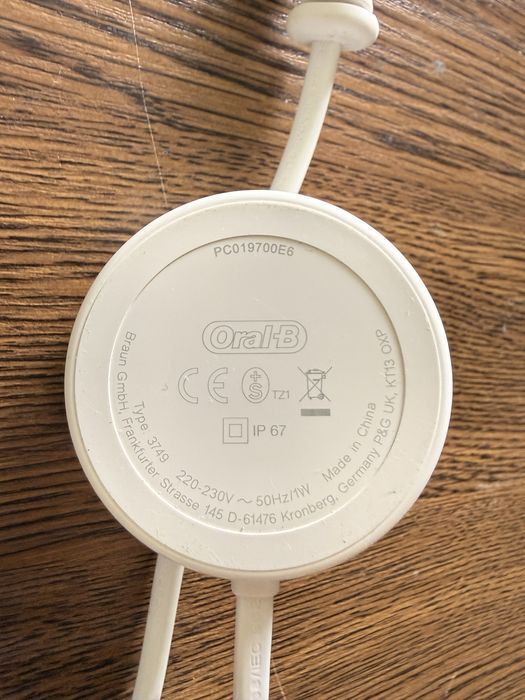 Ładowarka szczoteczki do zębów sonicznej Oral-B model 3749