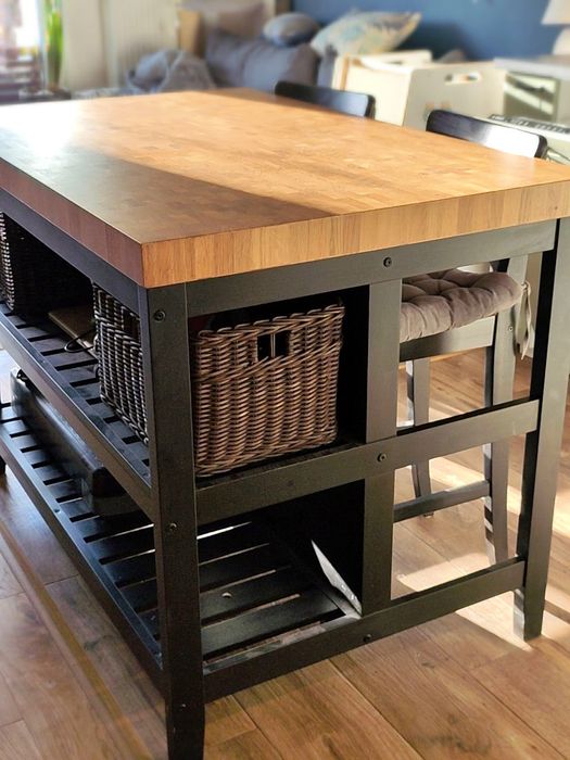 Wyspa kuchenna/stół i 5 krzeseł