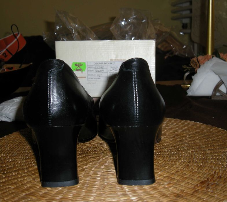 Pantofle ,czółenka Viruci r.40