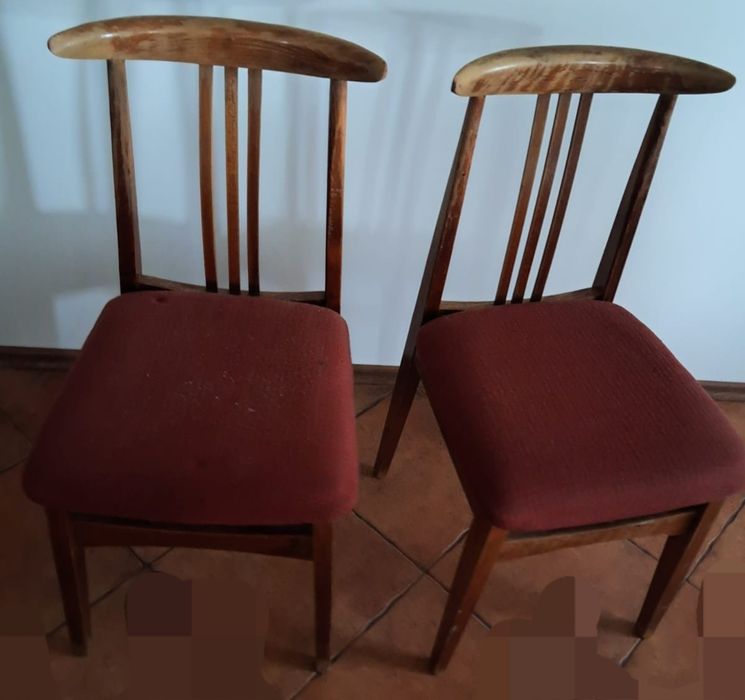 Krzesla PRL do renowacji
Dwa bukowe krzesła projektu M. Zielińskiego,