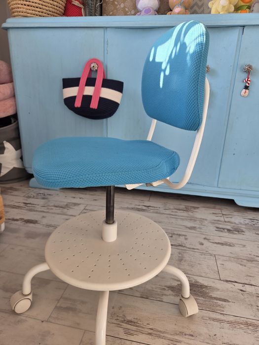 IKEA VIMUND Dziecięce krzesło biurowe niebieskie