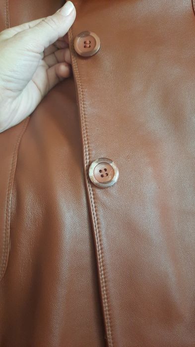 Зимове жіноче пальто з натуральної шкіри 44-46 розмір.