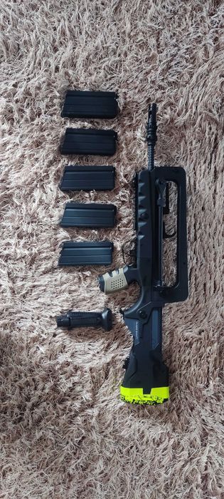 FAMAS F1 _ EVO Cybergun