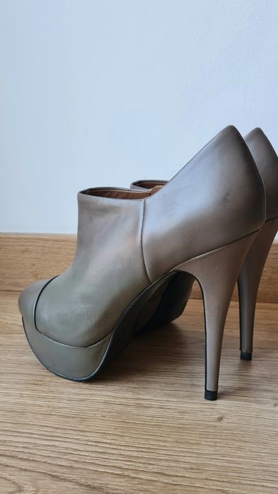 Botins salto alto e plataforma ZARA