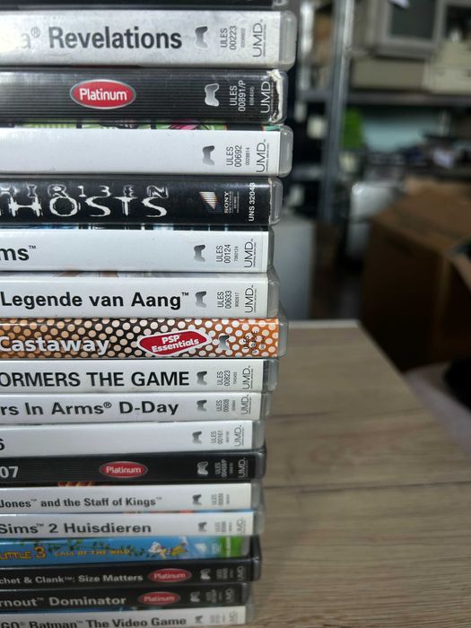 Zestaw gier PSP + filmy UMD 24 szt. – Ratchet & Clank, Indiana Jones, Burnout