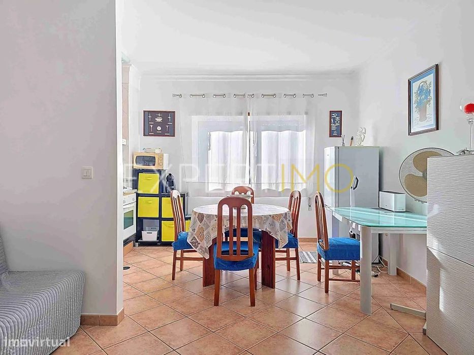 Apartamento T1 a 300m da Praia da Rocha com garagem e piscina