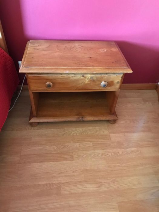 2x Cama Solteiro, Mesa Cabeceira e Cómoda