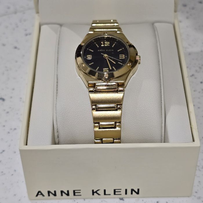 Женские наручные часы Anne Klein с браслетом