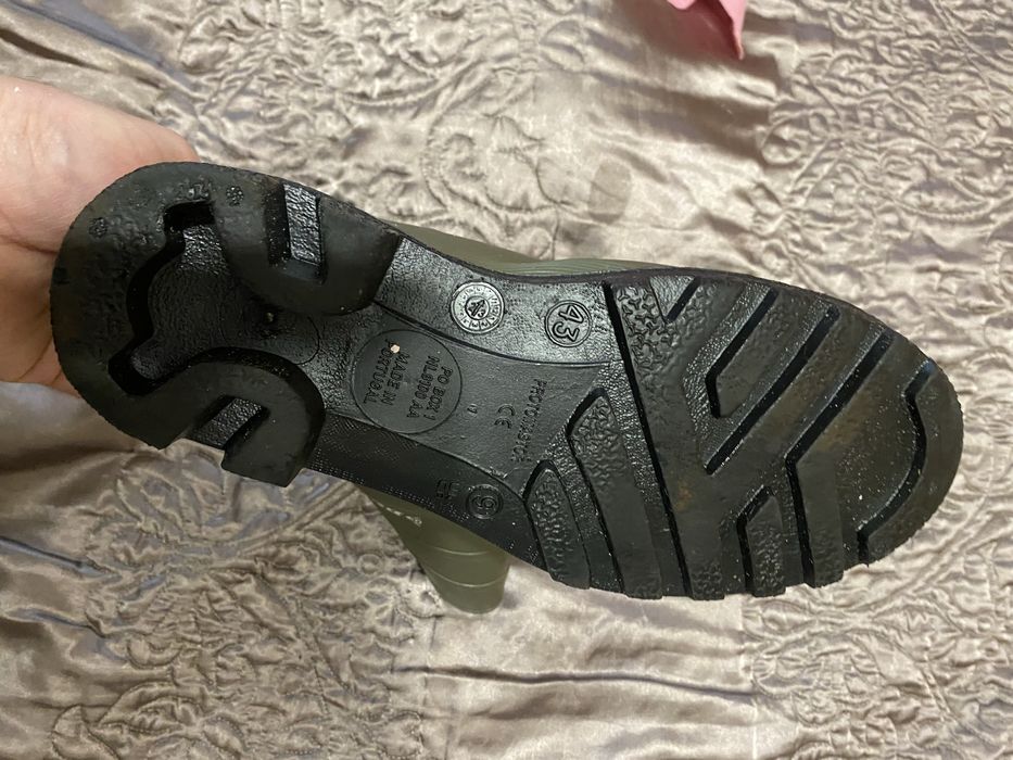 Продам резиновые сапоги Dunlop 43 размера в отличном состоянии