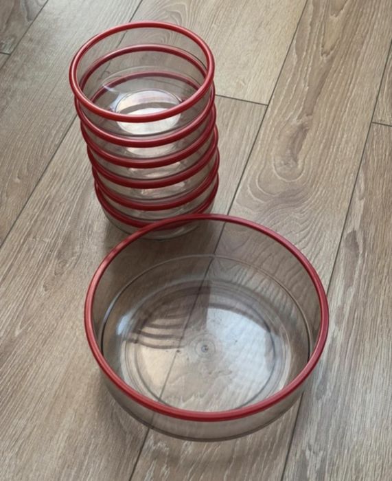 Zestaw misek: 1 duża miska i 6 małych miseczek, gruby plastik