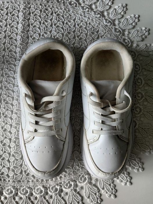 Buty sportowe dla dziewczynki