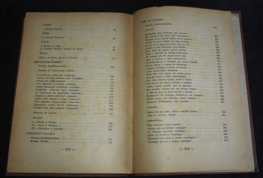 Livro Poetas Líricos do Século XVI João de Almeida Lucas