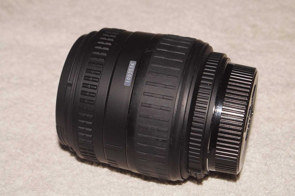 Sigma AF 28-135 f/3.8-5.6 D Macro для Nikon