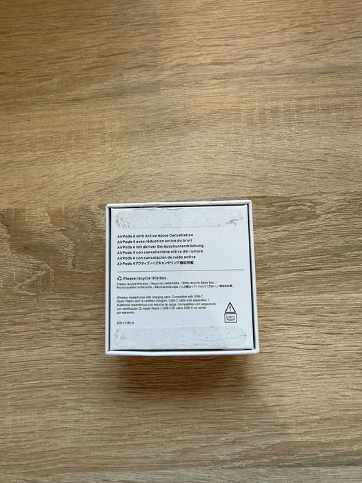 Słuchawki AirPods 4 ANC