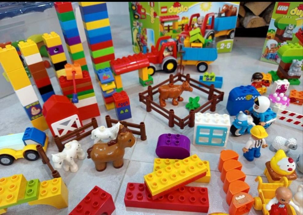 Lego Duplo traktor 10524 przyjęcie urodzinowe 10832 i inne 174 sztukiZ