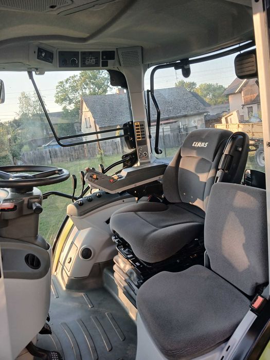 Ciągnik Claas Arion 620