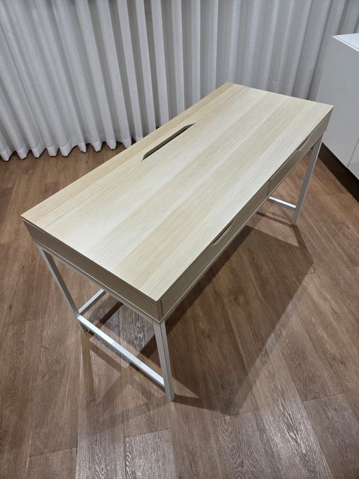 Secretária Madeira e Branca