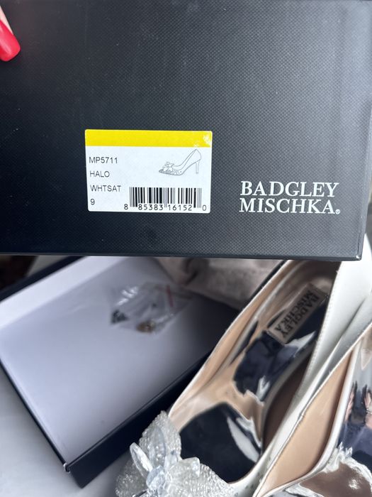 туфлі-човники Badgley Mischka Halo