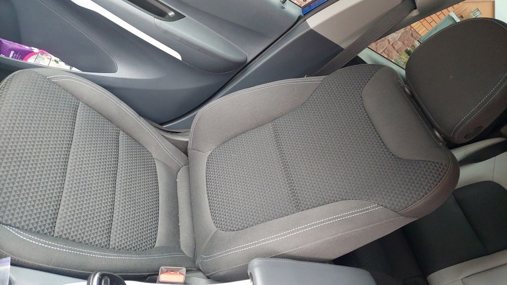 Chevrolet bolt euv 23