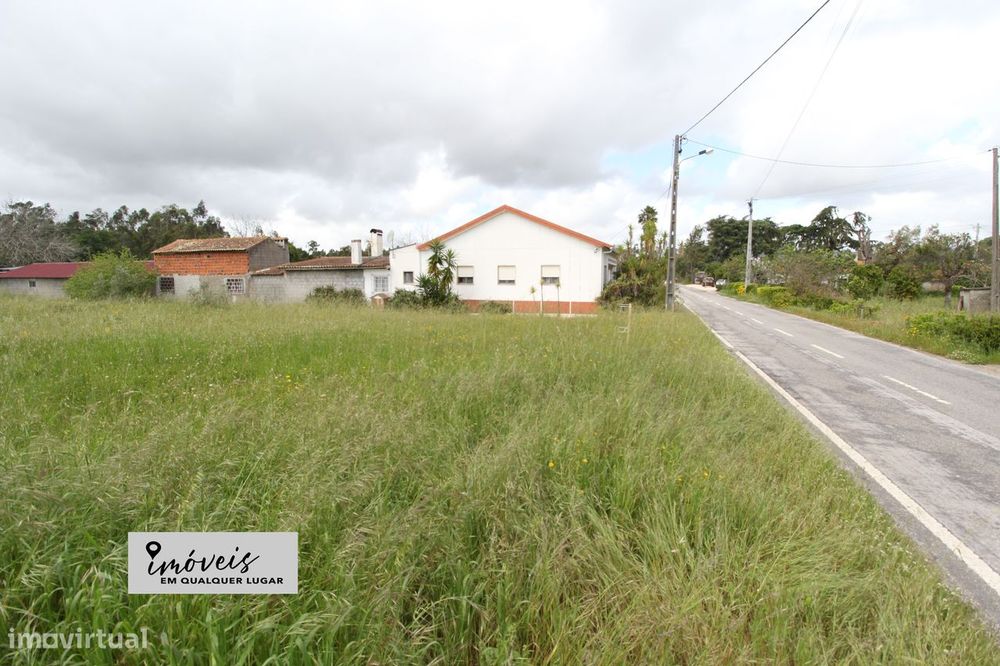 Redução de 7% ao valor inicial - Terreno plano soalheiro e desafogado