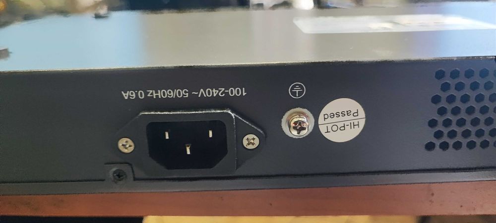 Комутатор TP-Link TL-SG2424
