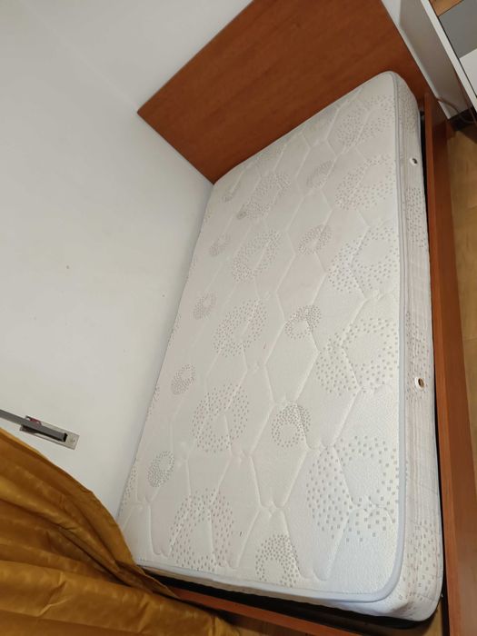 2 Camas individuais 100×200 com colchão e estrado