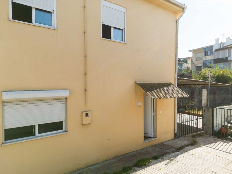 Moradia T3 com Quintal | Oliveira do Douro – Gaia