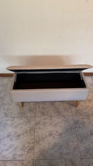 Banqueta Estofada com Arrumação | Bege