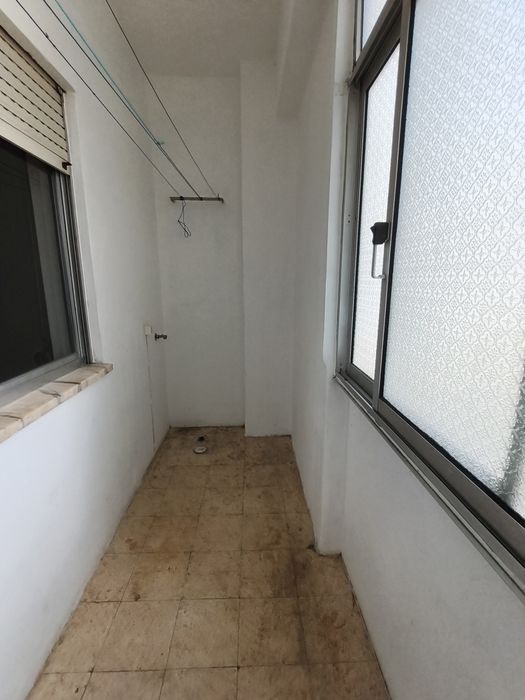T1 Reboleira, 2 andar, Frente estação Comboios