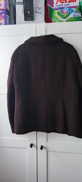 Krótki płaszcz brązowy baranek wełna kurtka