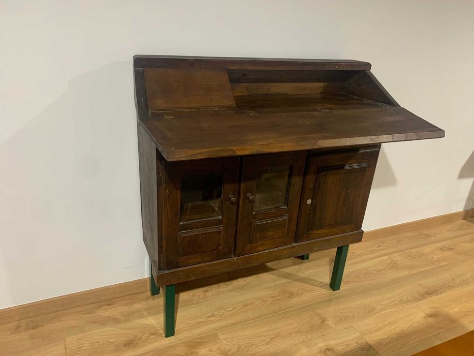 Secretária Vintage clássica em madeira em castanho NOVO PRECO