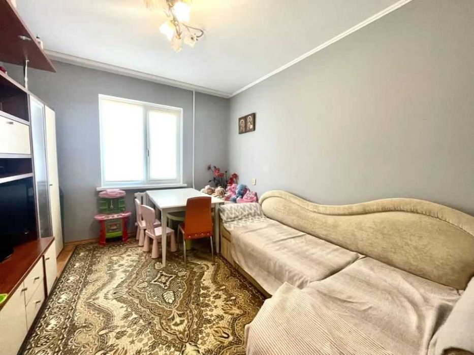 2х кімнатна квартира з Ремонтом на Озерній, 4й поверх, 52м2, Не кутова