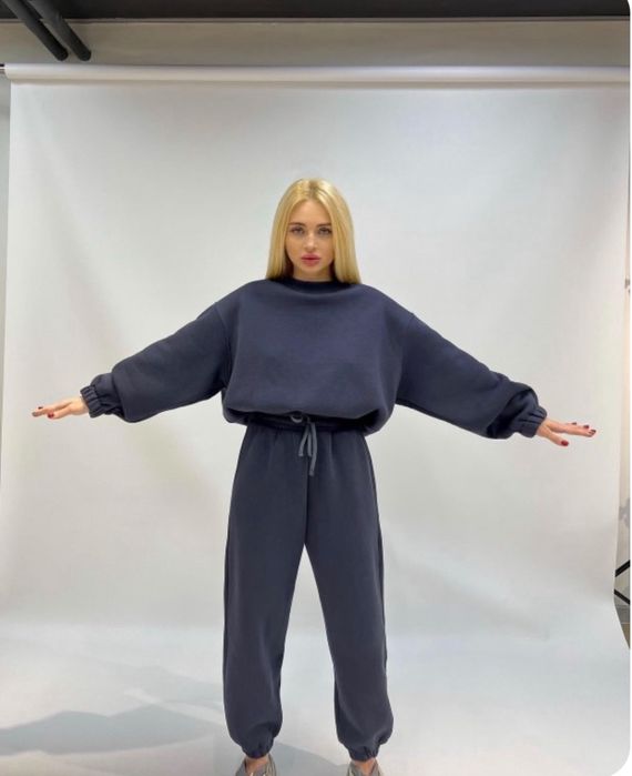 The age спортивний костюм