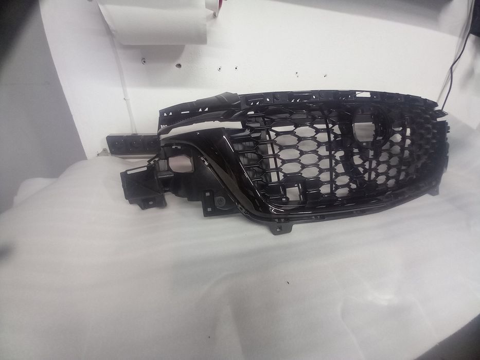 Mazda cx60 grill przedni z jedna listwą czarna