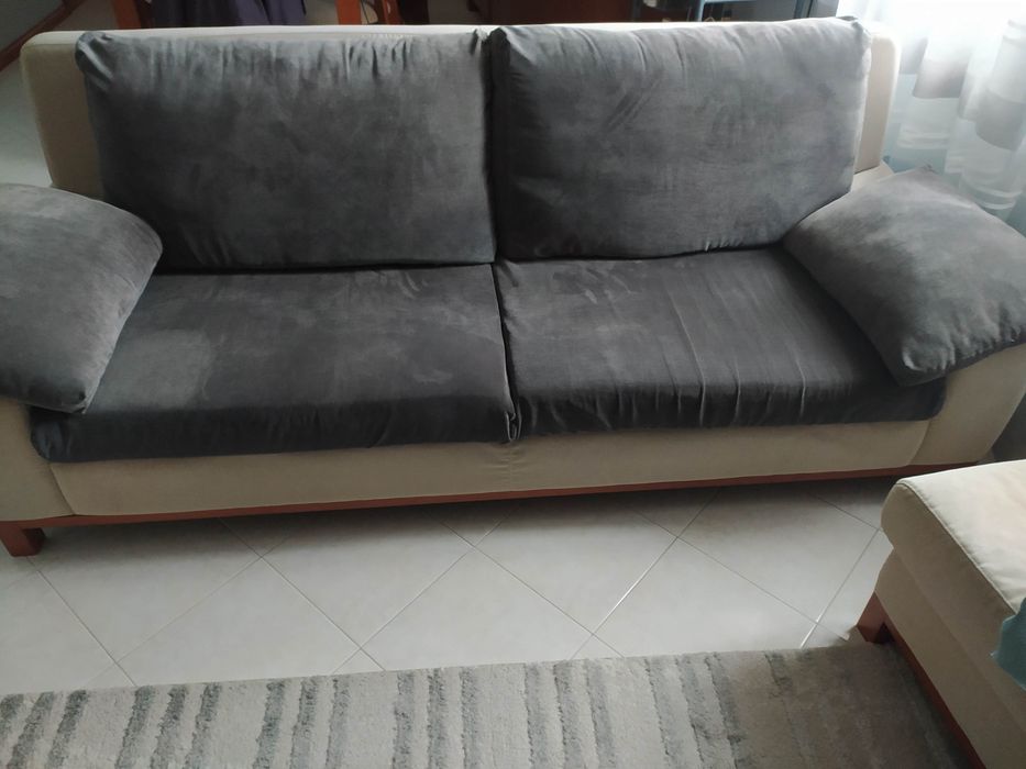 4-Seat Sofa with 2 Footstools