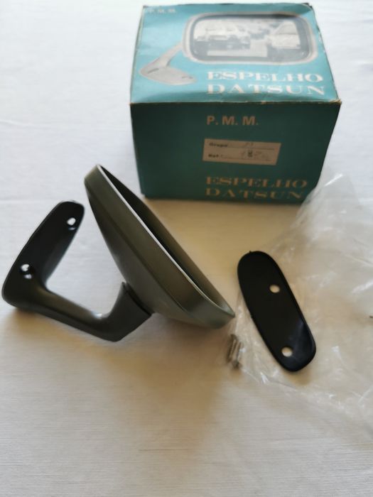 Datsum 1200 retrovisor esquerdo.