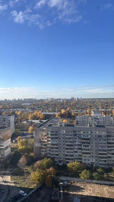 Обмін /продаж 3-кімнатної квартири 73.5 м +гараж у Броварах на будинок