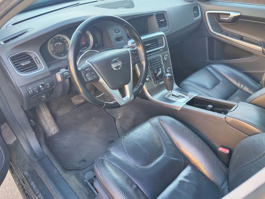 Volvo S60 розборка, є все T6