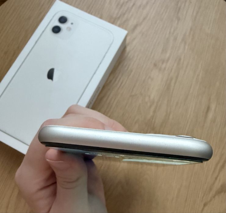 Продам Айфон iPhone 11 64 гб білий