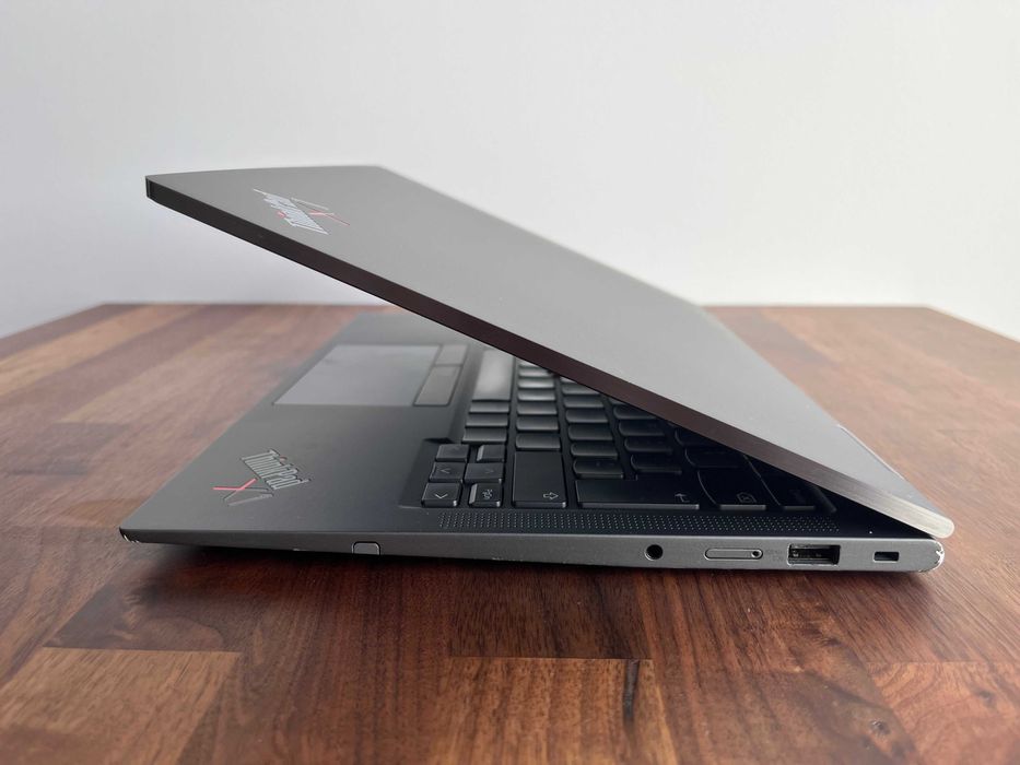 Lenovo ThinkPad X1 Yoga Gen 8 - i5-1345U/16GB/256GB/Touch/Caneta/PT-PT/Garantia