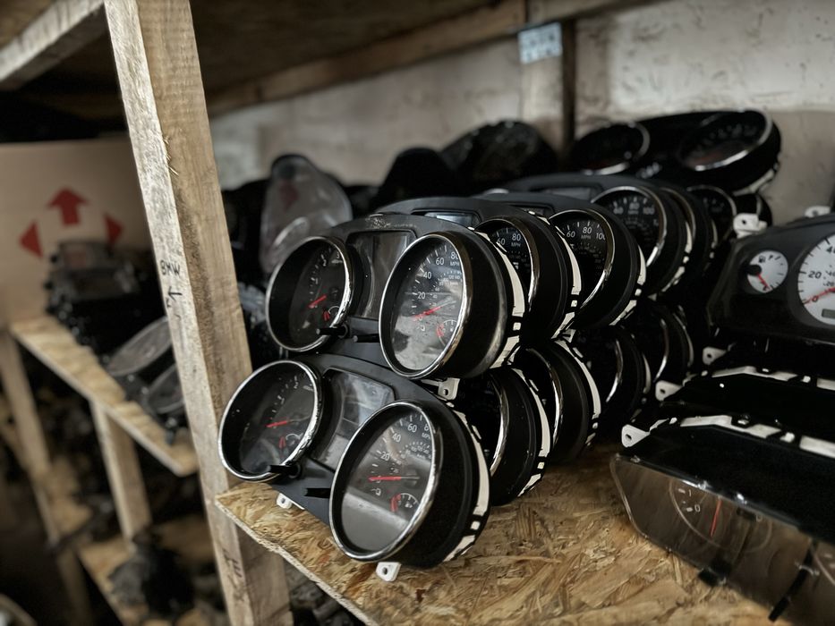 Приборна панель Nissan