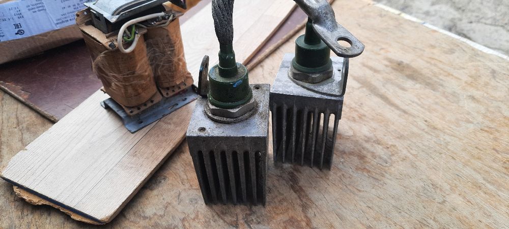 Диоды В200 с радиатором к/т