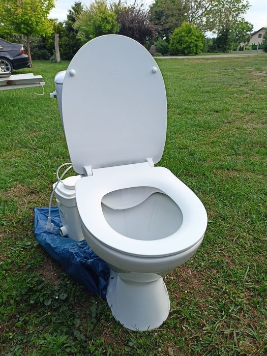 Zestaw WC plus  pompa z młynkiem