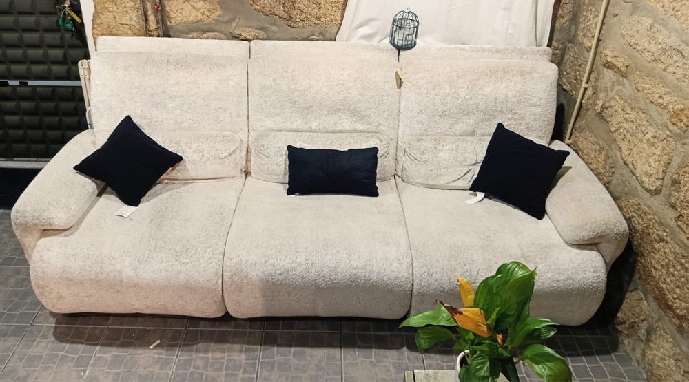 Sofa novo de armazem