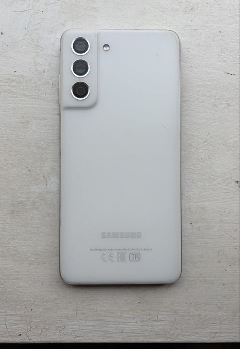 Продам Samsung S21 FE 5G 8/256gb в гарному стані